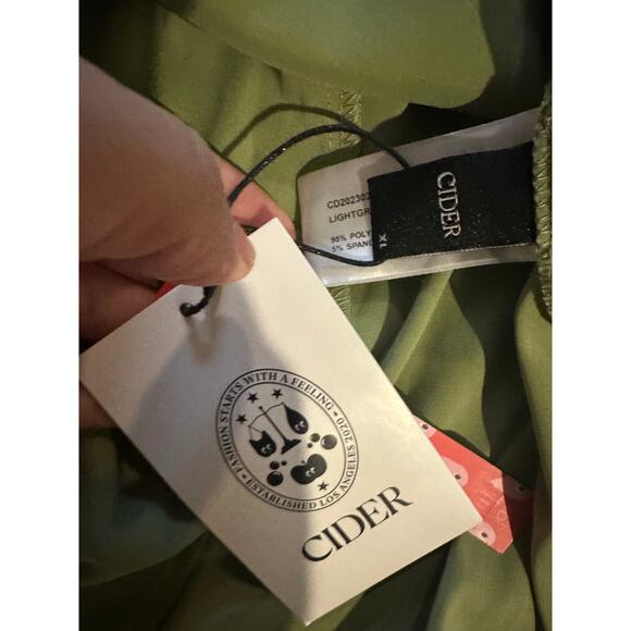 Cider Women's XLarge Light Green Ruched Off-Shoulder Satin Maxi Dress - Picture 6 of 8